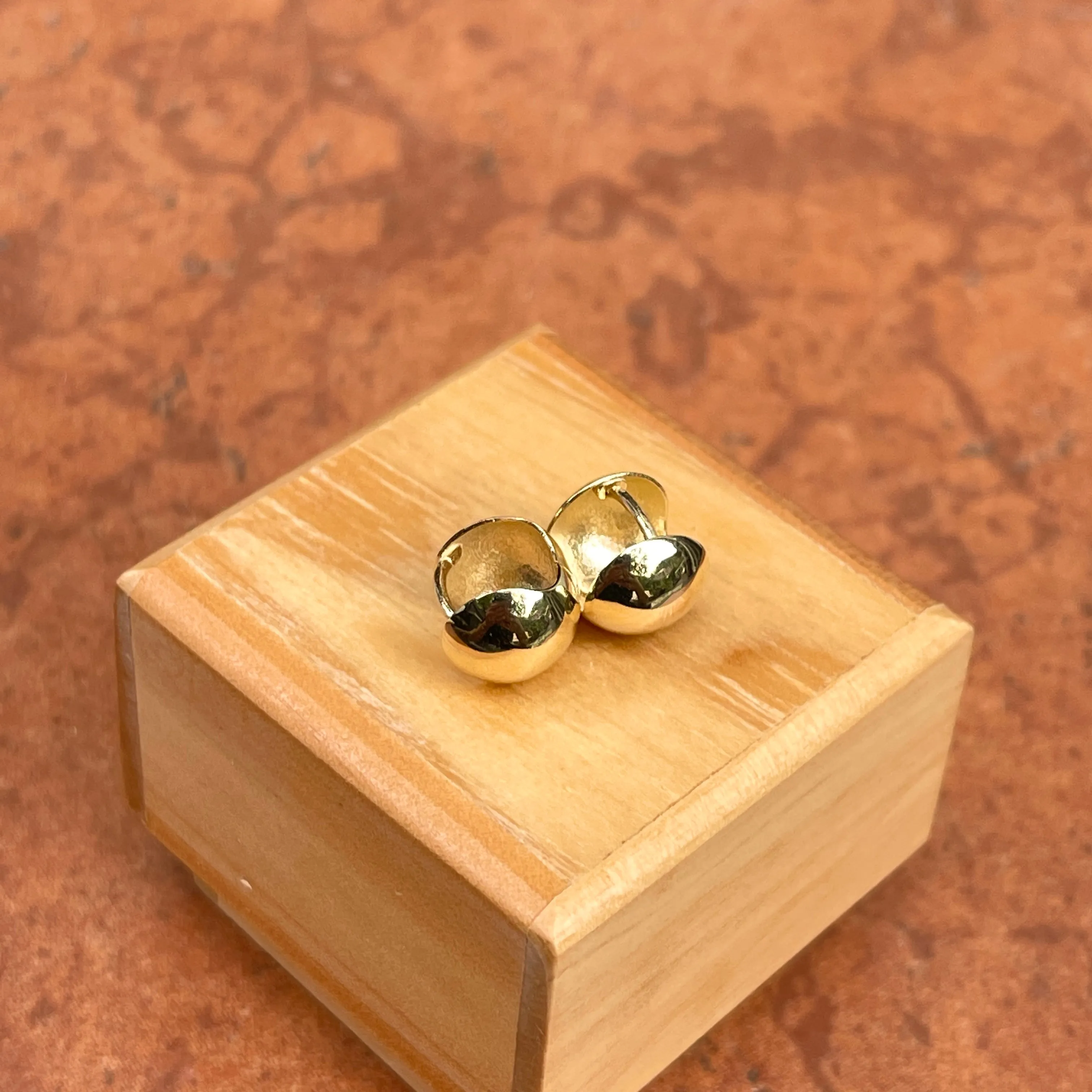 14KT Yellow Gold 10mm Wide Round Huggie Hoop Earrings
