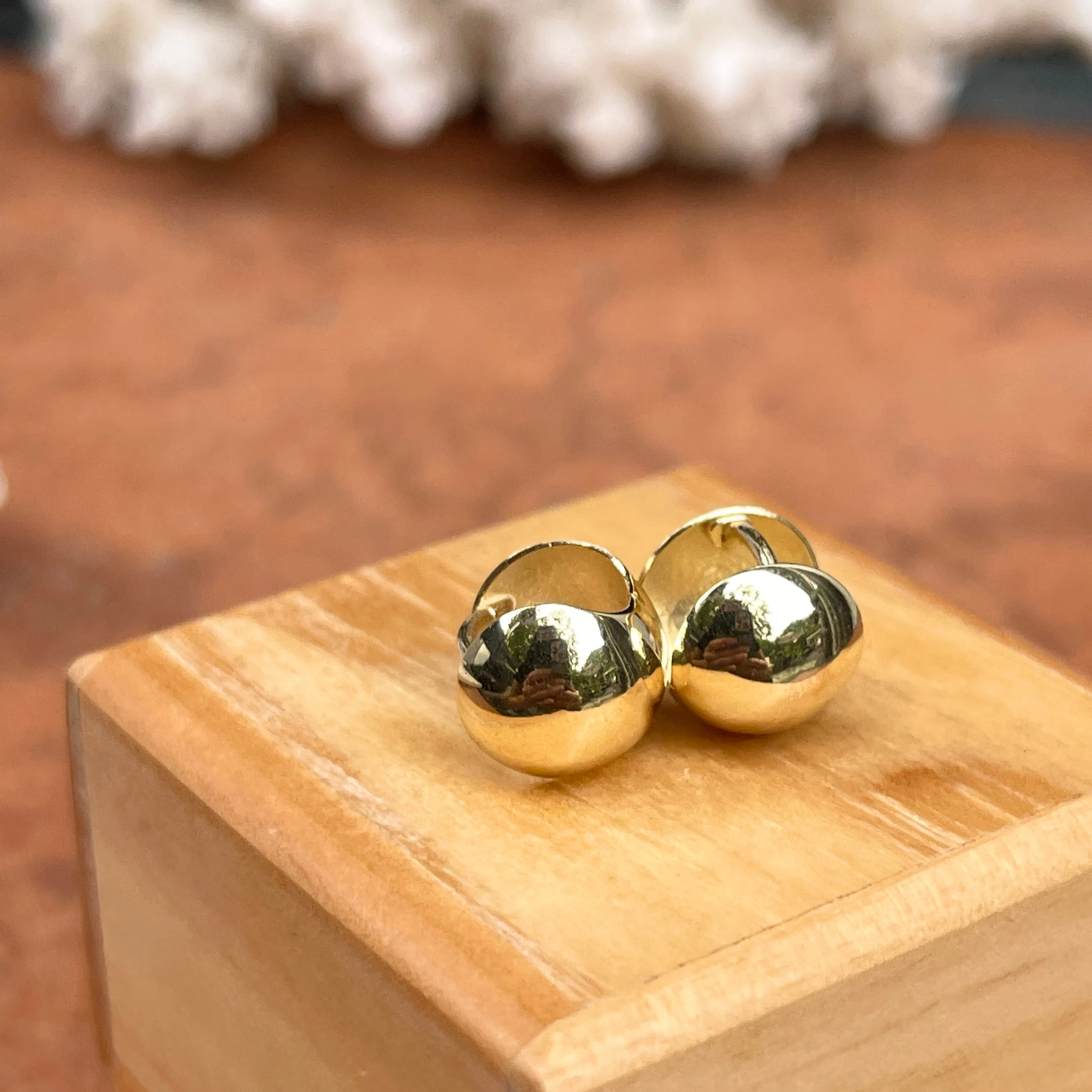 14KT Yellow Gold 10mm Wide Round Huggie Hoop Earrings