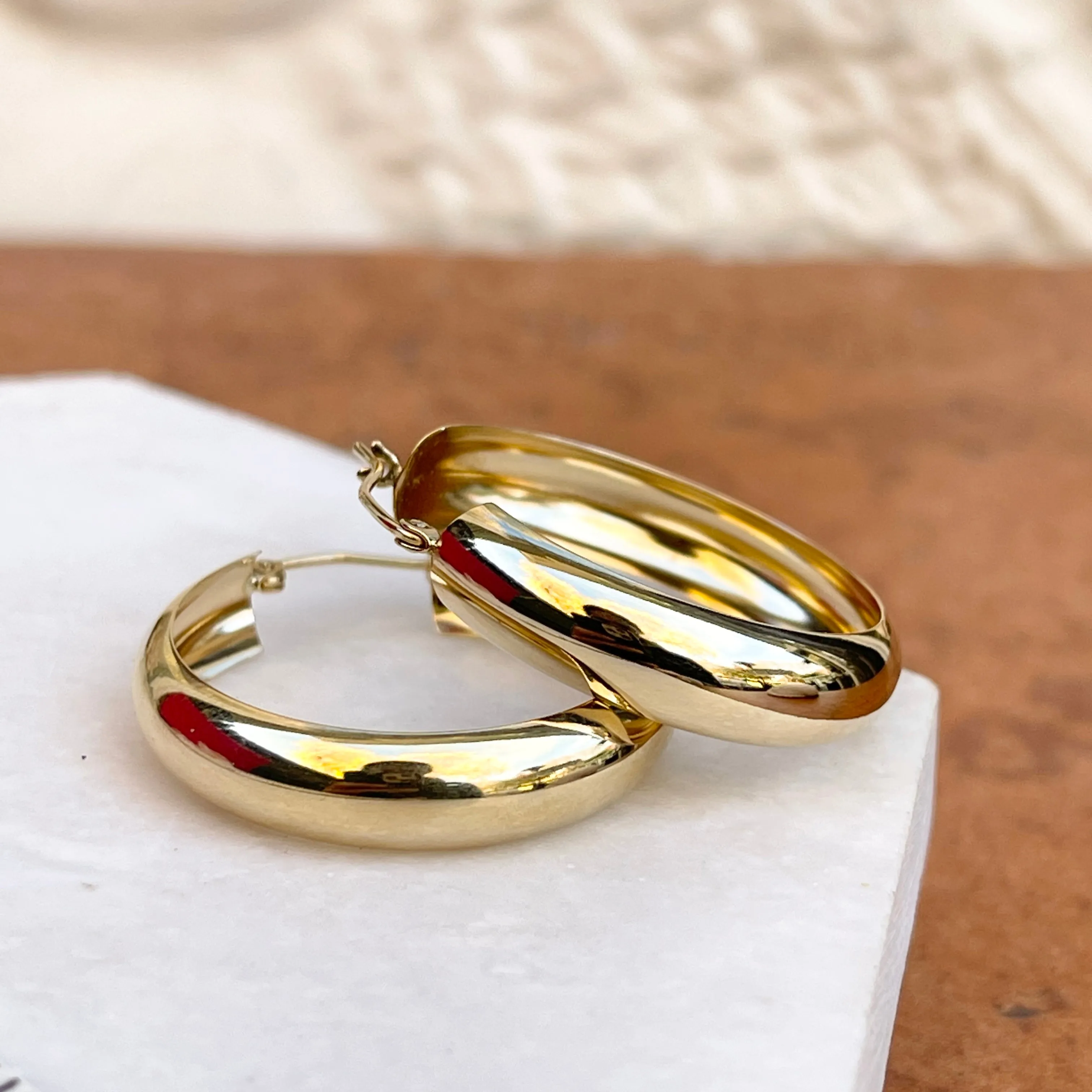 14KT Yellow Gold Shiny Rounded 6.75mm Wide Hoop Earrings 28mm
