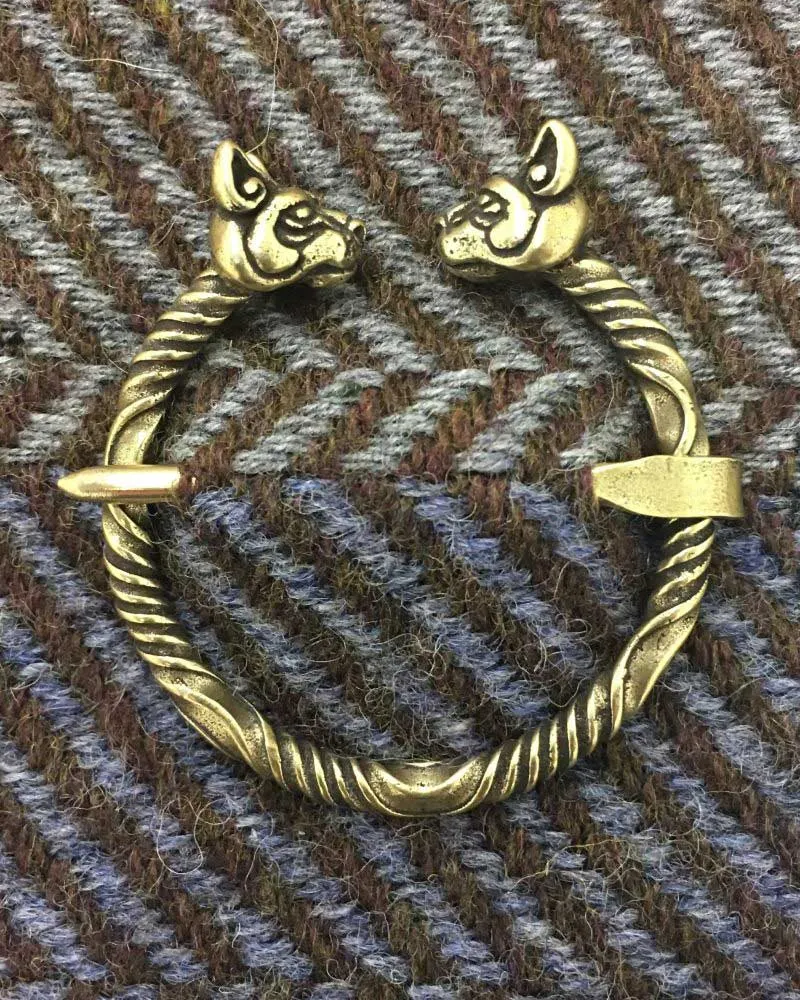 Cat Brooch - Medium