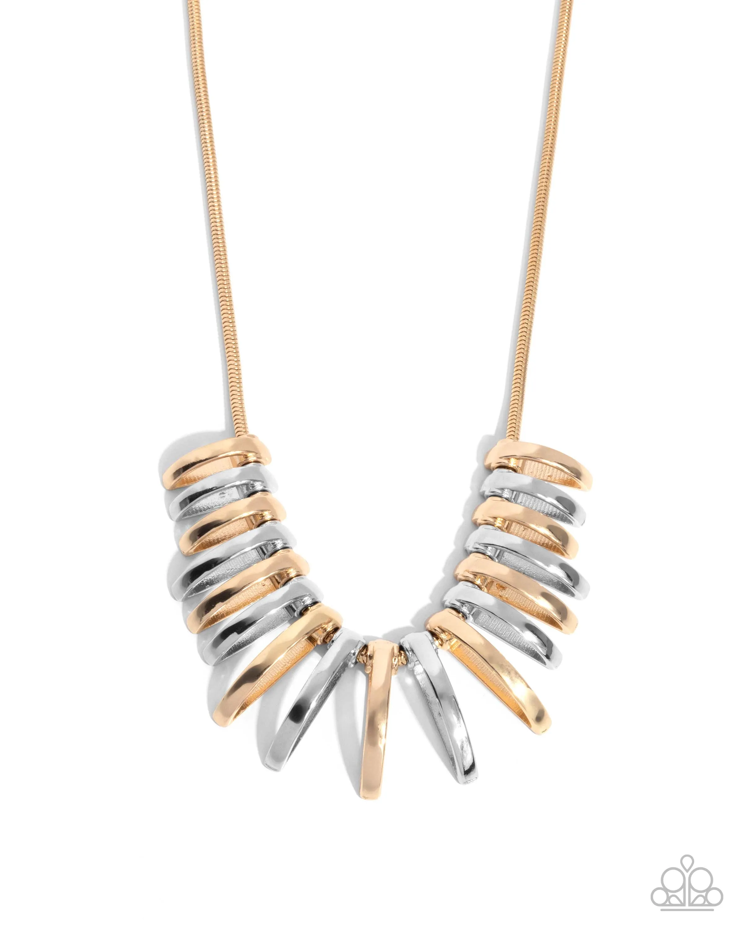 Chasing Chic - Necklace
