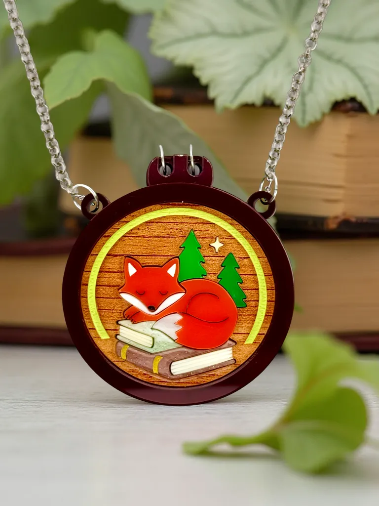 Cozy Fox 🦊 compact   - necklace