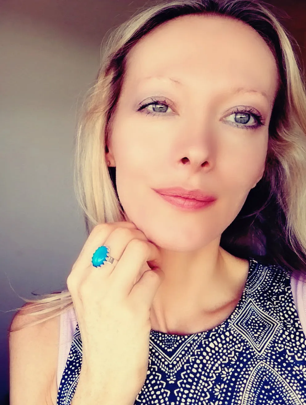 Crown Setting Mood Ring Silver Shade