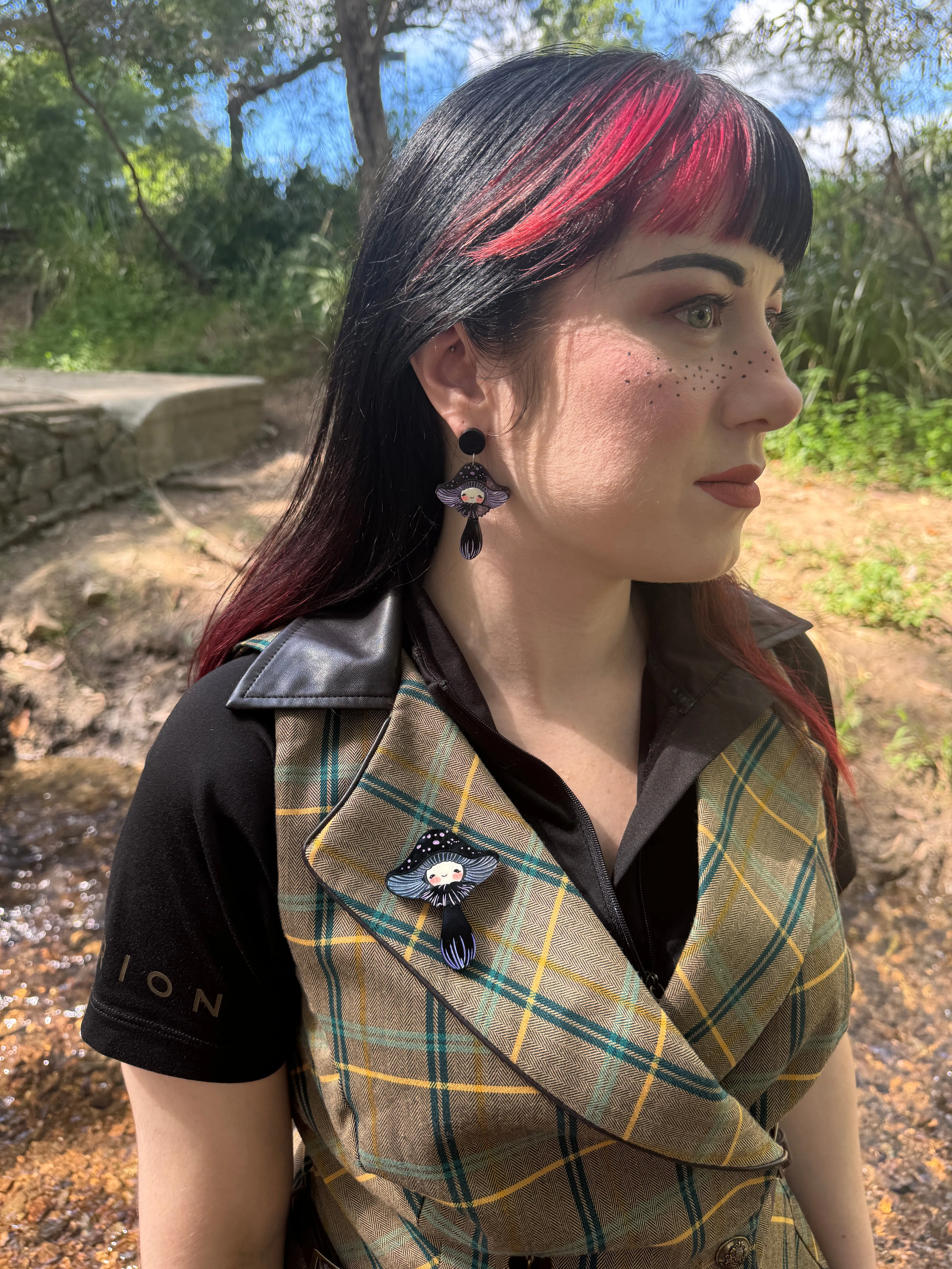 Ebony Velvet - Brooch
