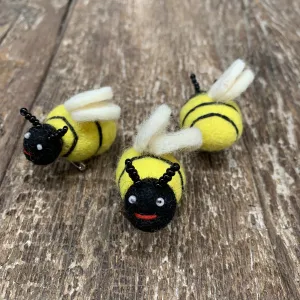 FELT BEE BROOCHES - MT9A