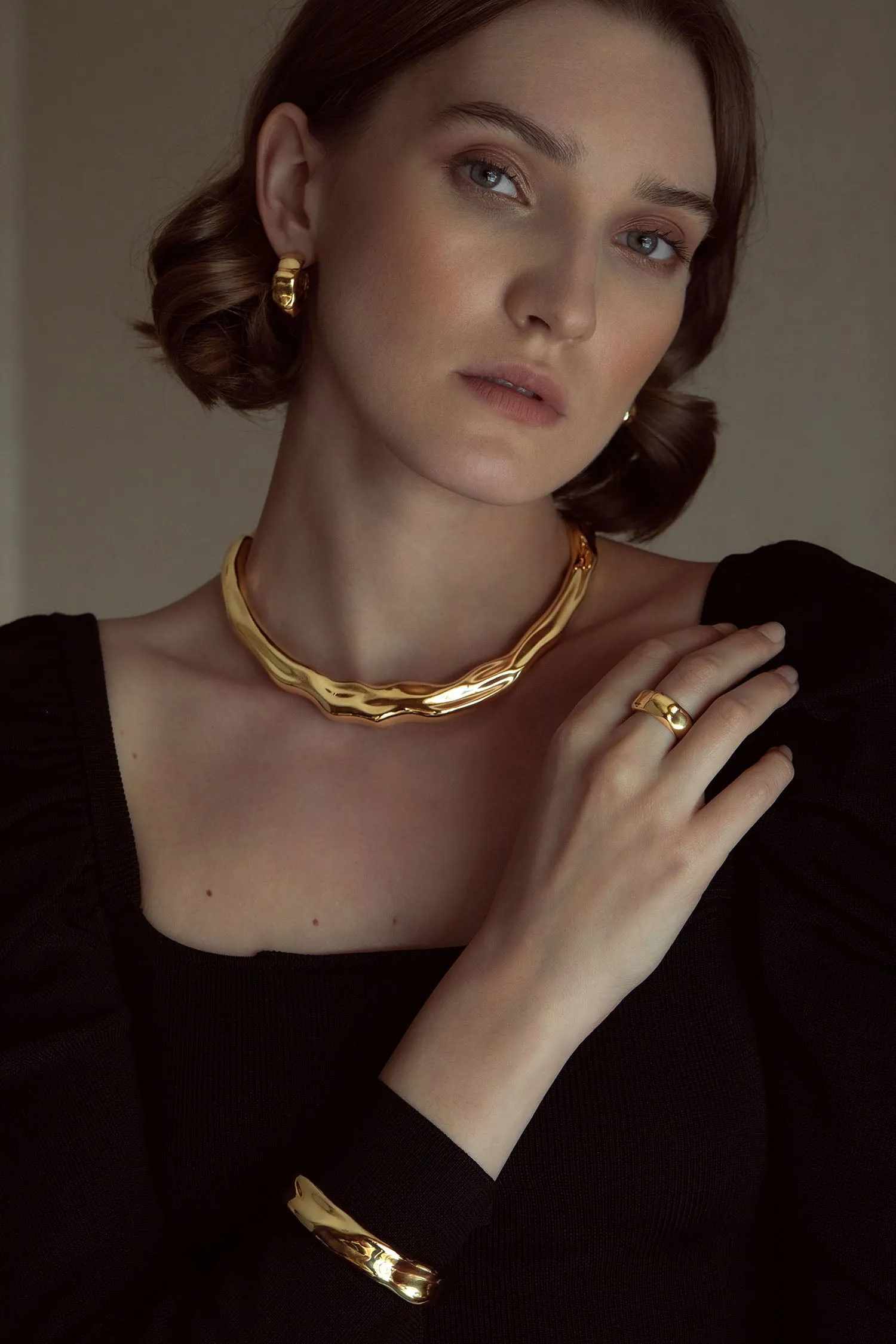FEMININE WAVES PAVE HOOP EARRINGS