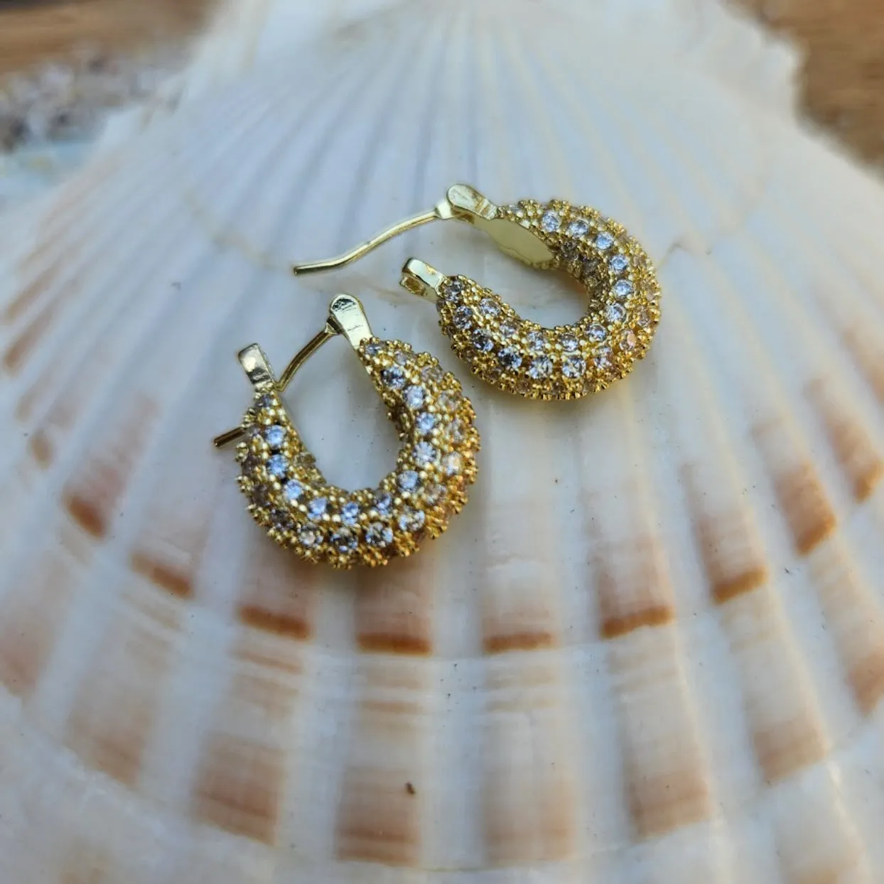 GOLD - CZ SMALL HUGGIE HOOPS