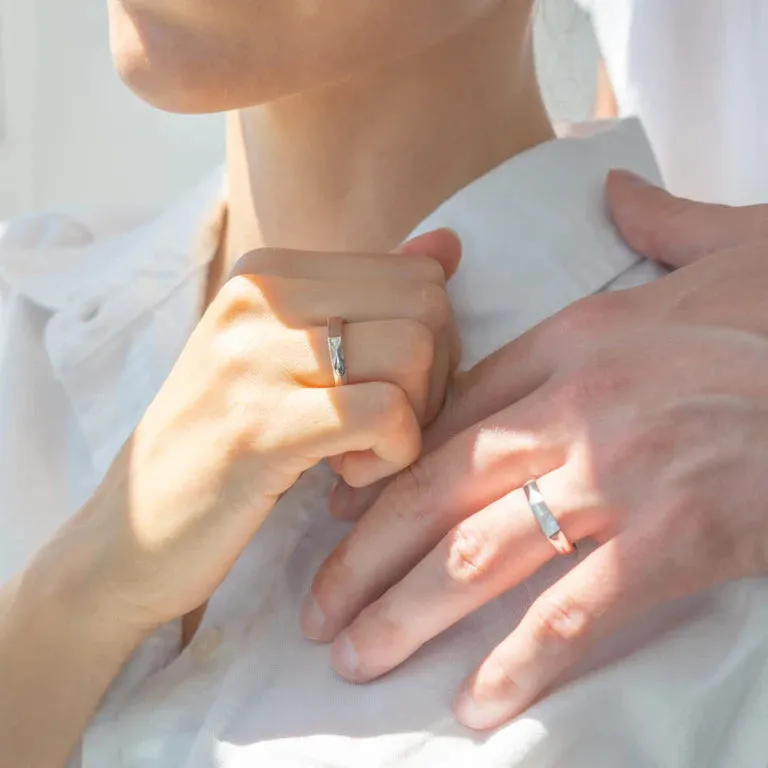 Hidden message couple ring set