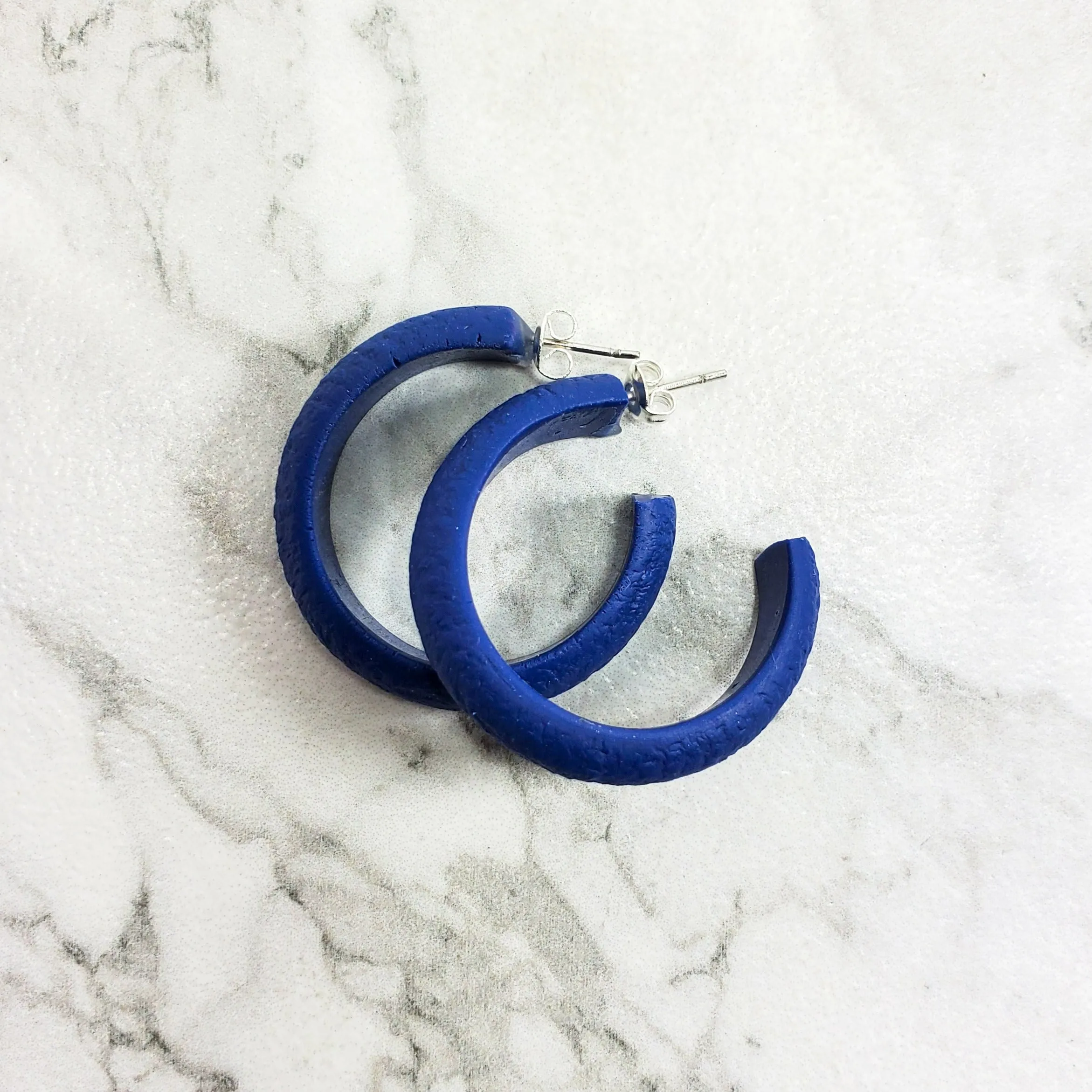 Hoop Earrings Medium - Navy Blue