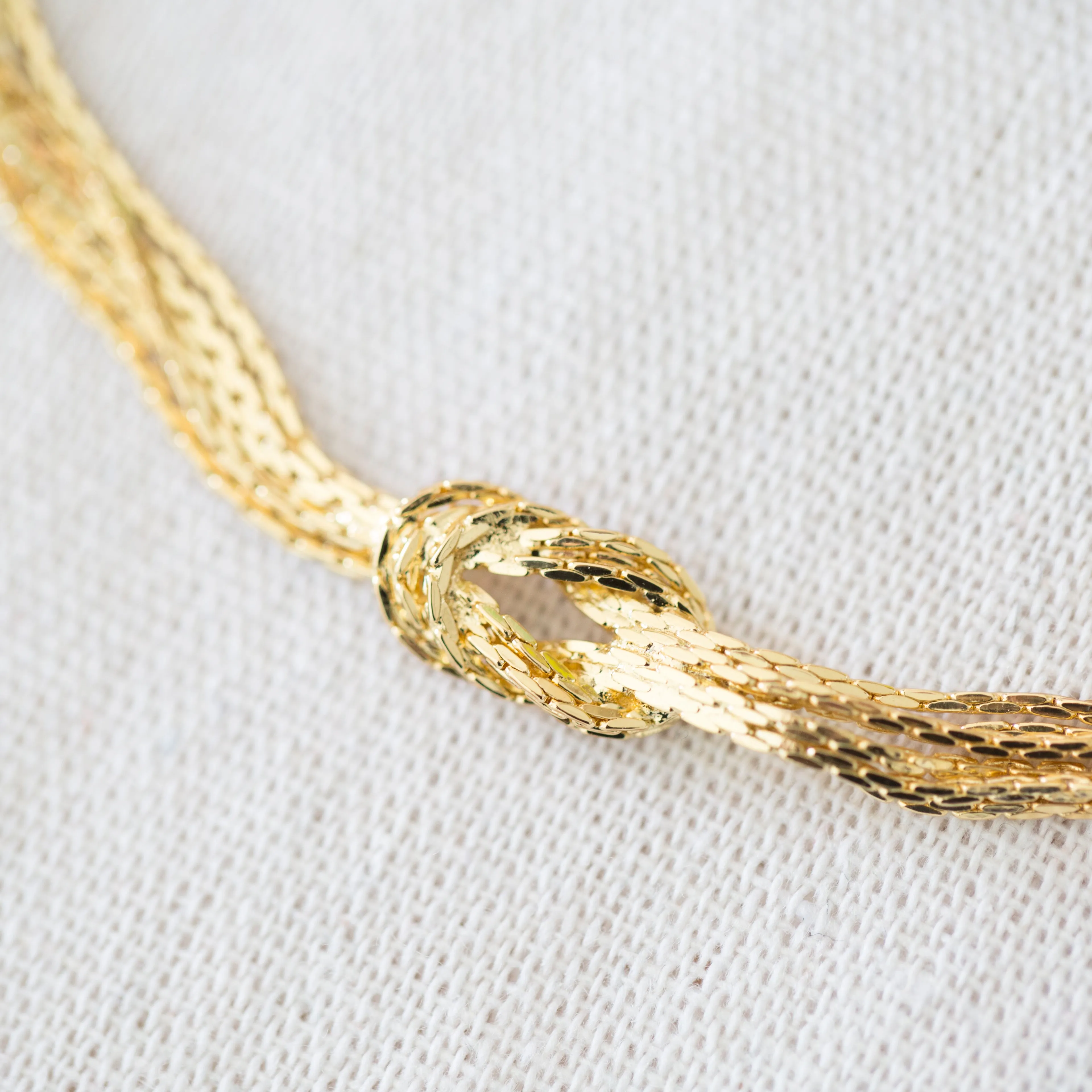 JALEH NECKLACE