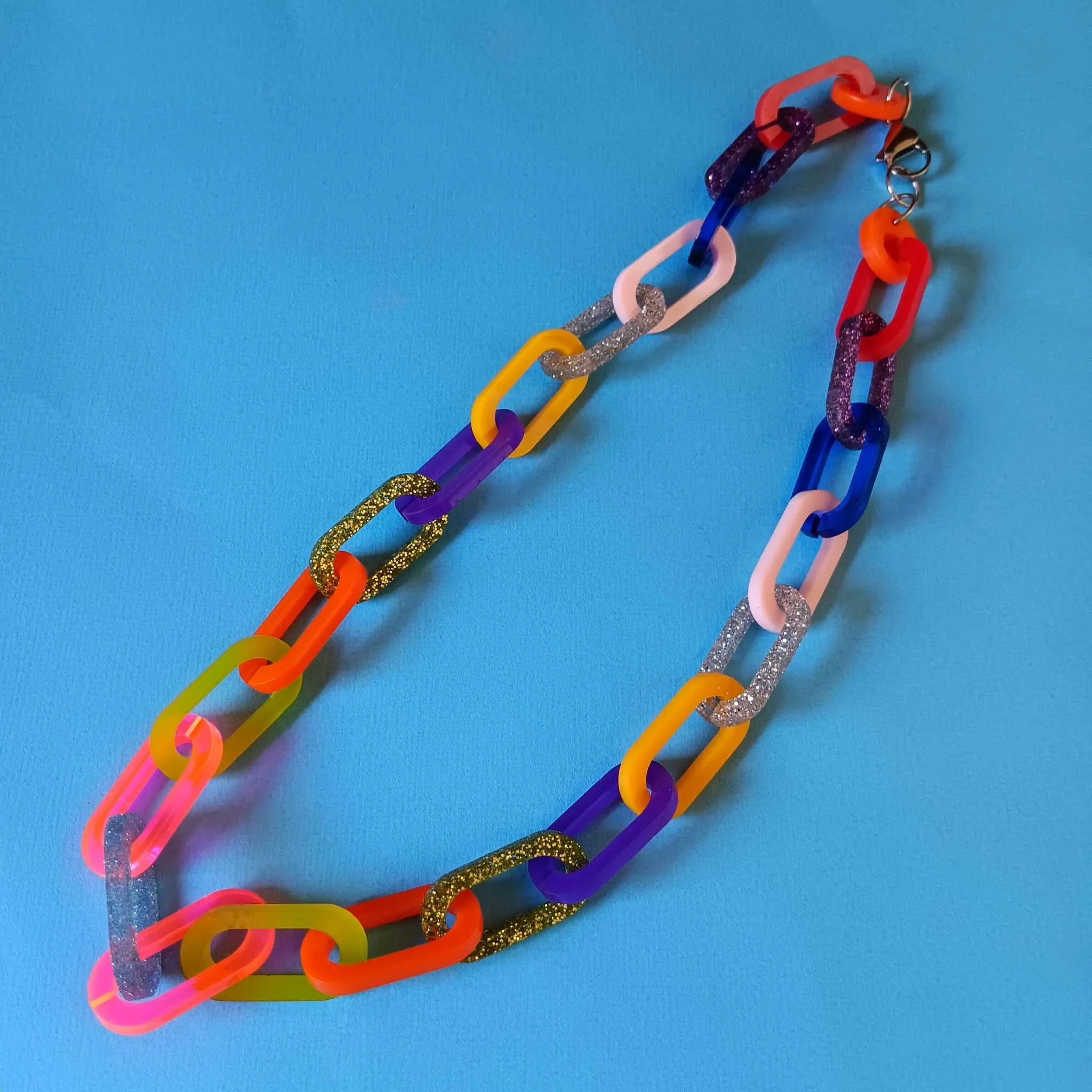 SHORT CHAIN NECKLACES