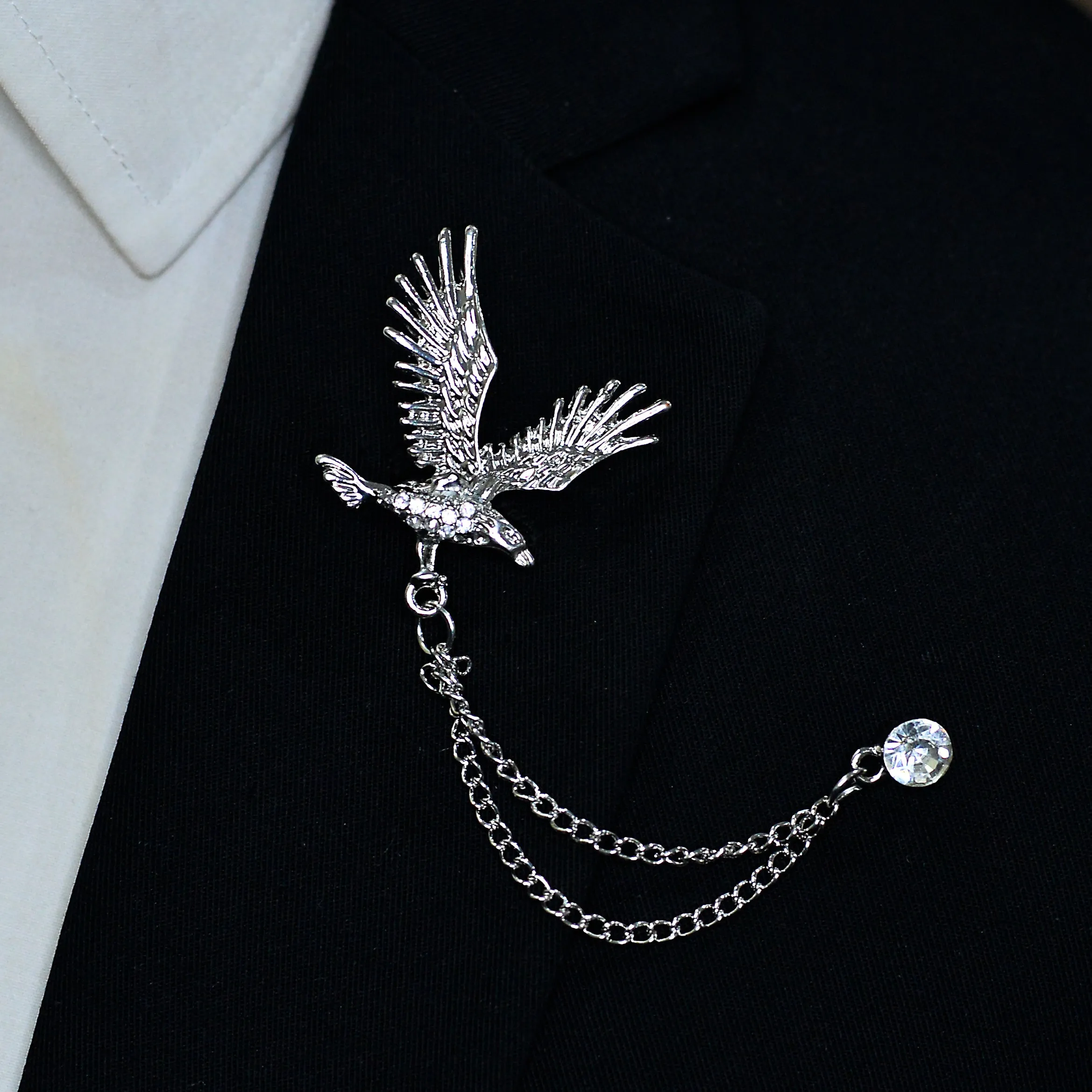 SILVER FASHIONABLE EAGLE BROOCH