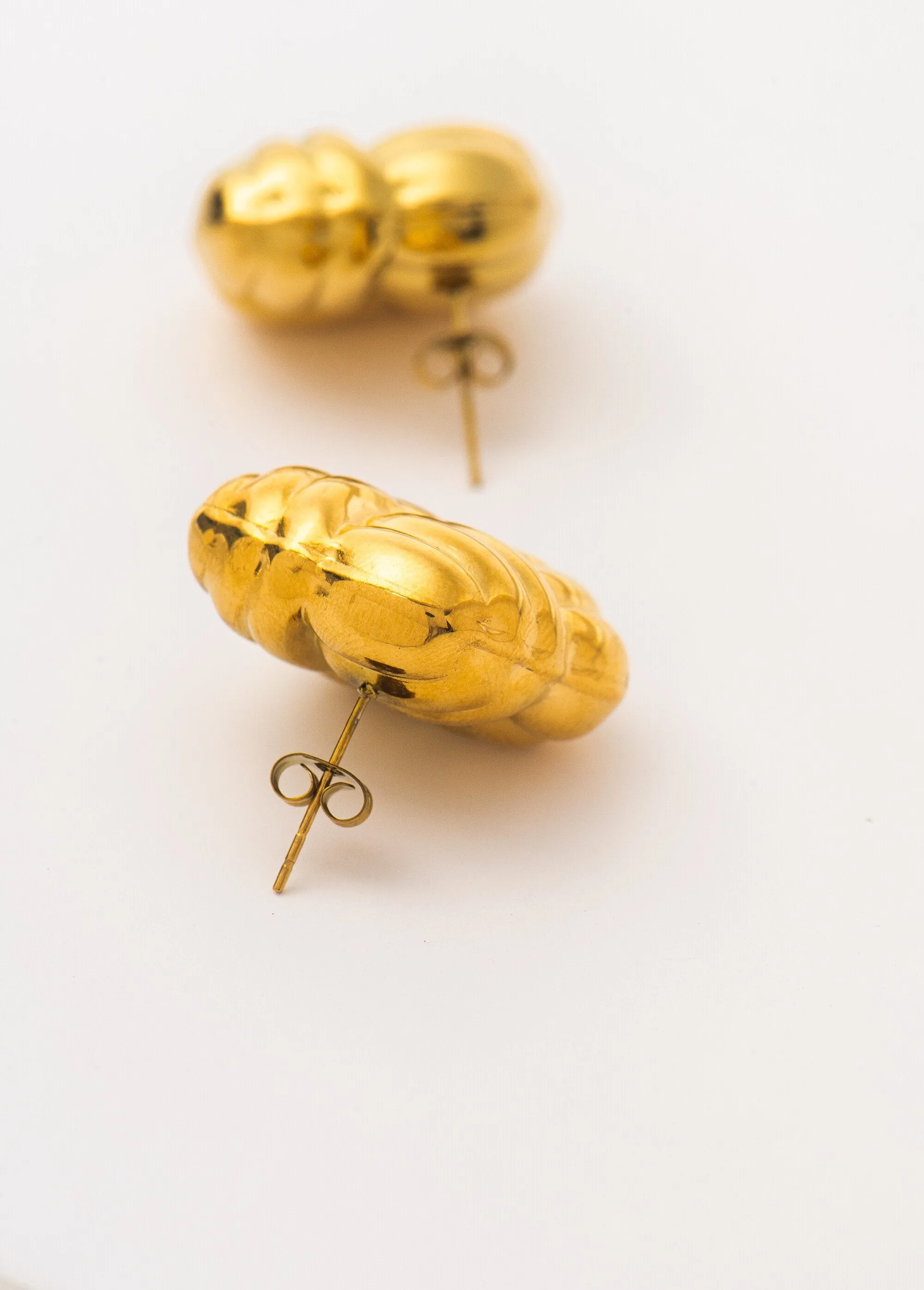 Square twisted earrings