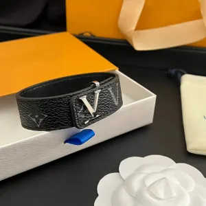 V Bracelet