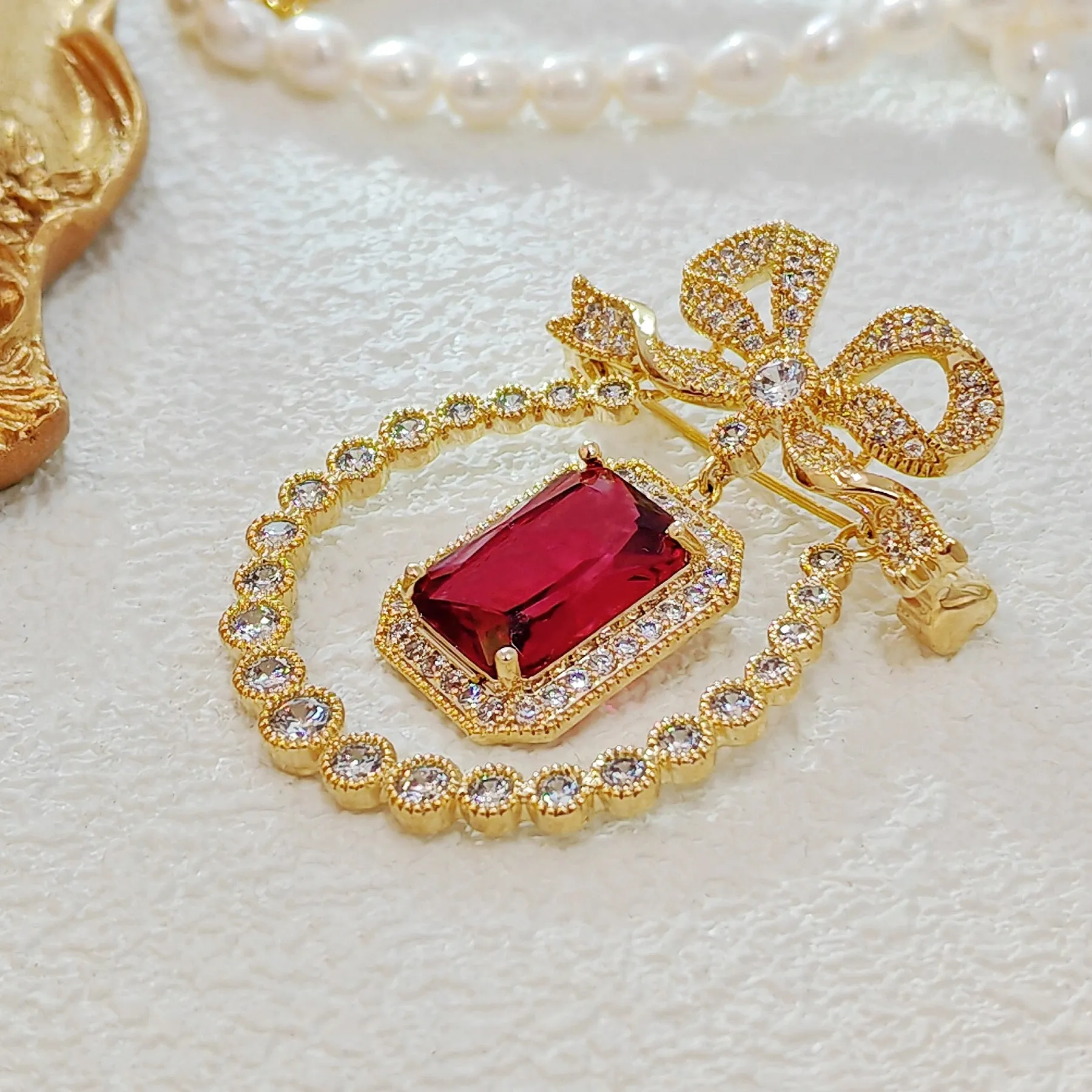 Vintage Style Opens Ribbon Bow Red Stone Drop Pear Shaped Brooch Pin