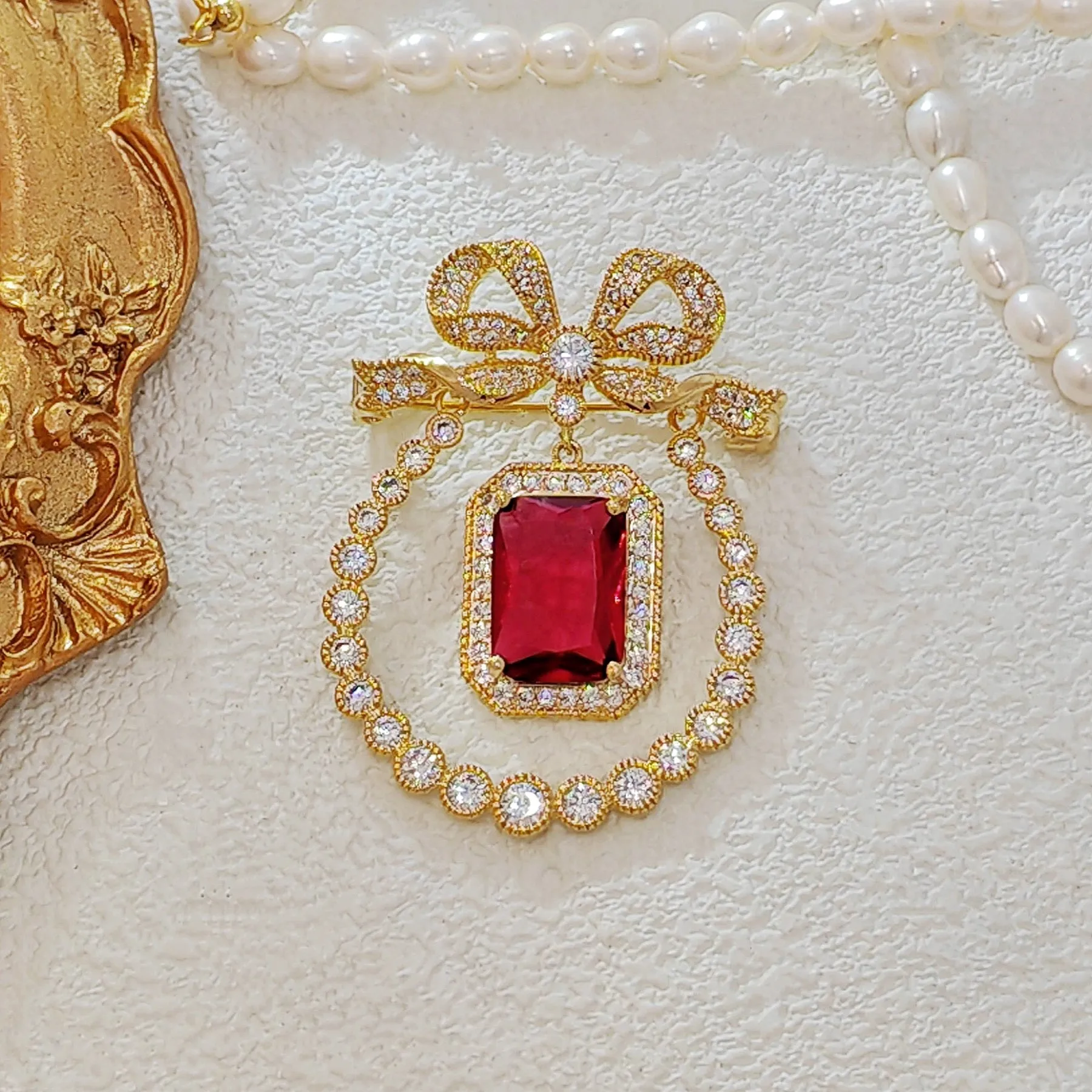 Vintage Style Opens Ribbon Bow Red Stone Drop Pear Shaped Brooch Pin