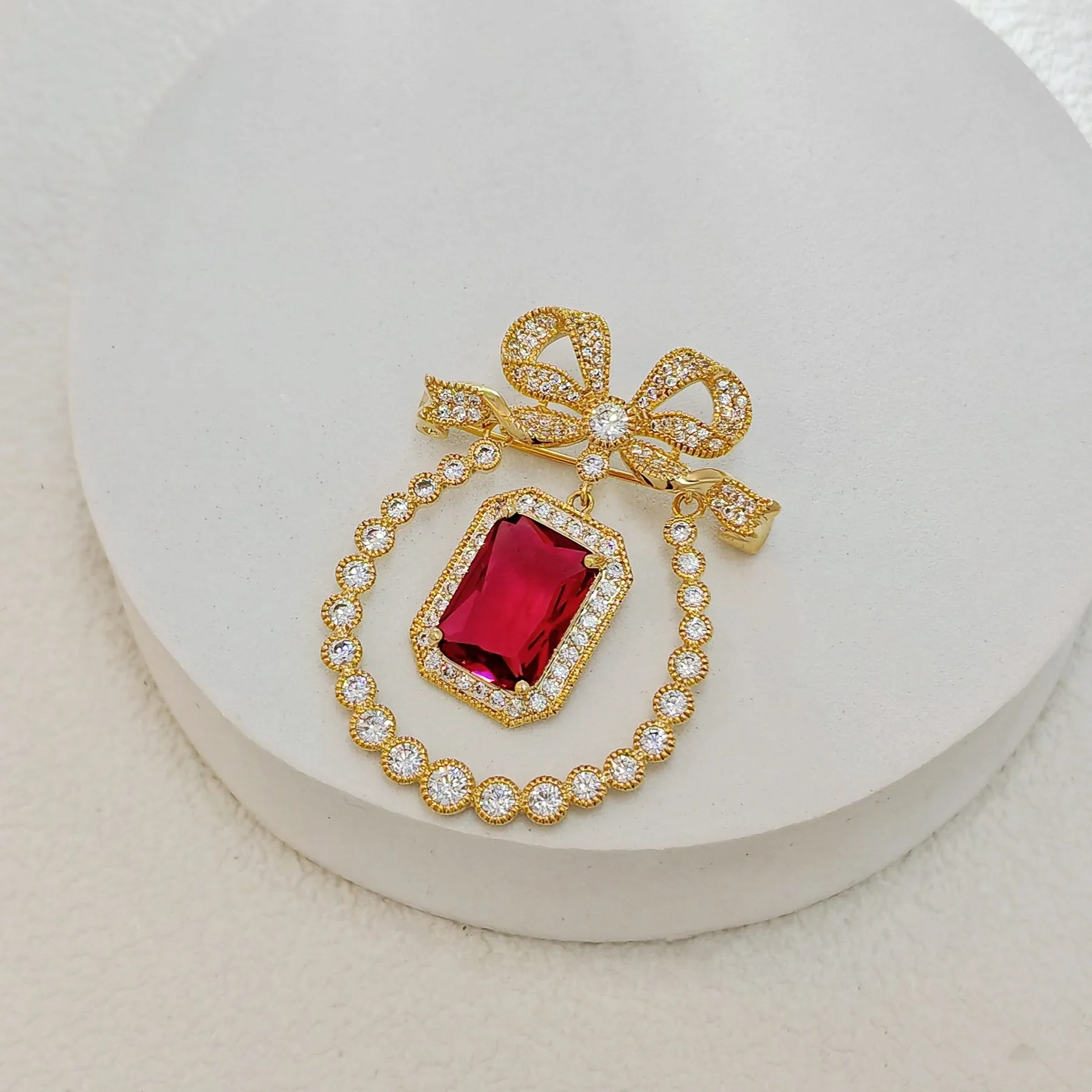 Vintage Style Opens Ribbon Bow Red Stone Drop Pear Shaped Brooch Pin